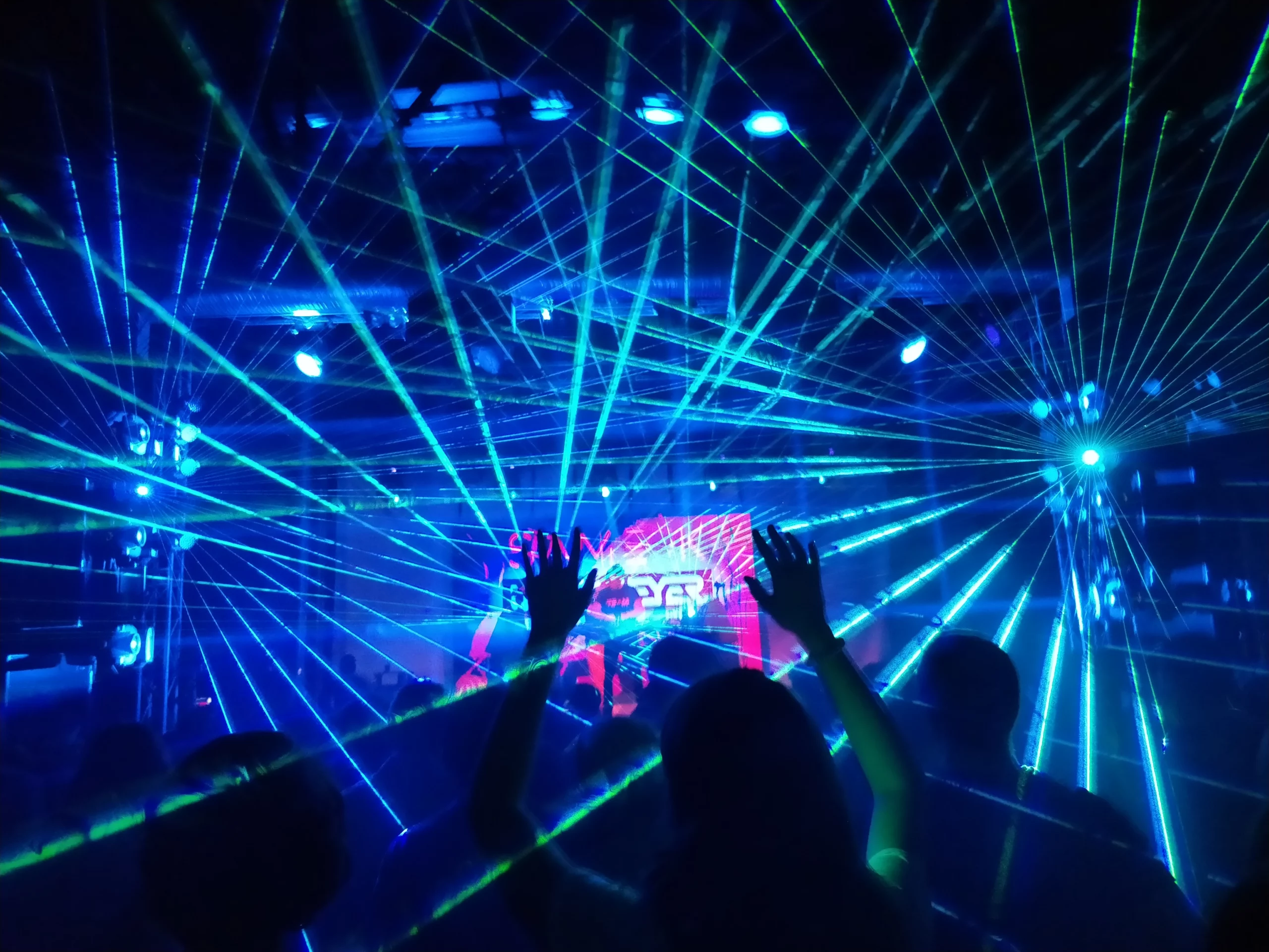 nachtleben-friedrichshain-clubs-bars-party-highlights