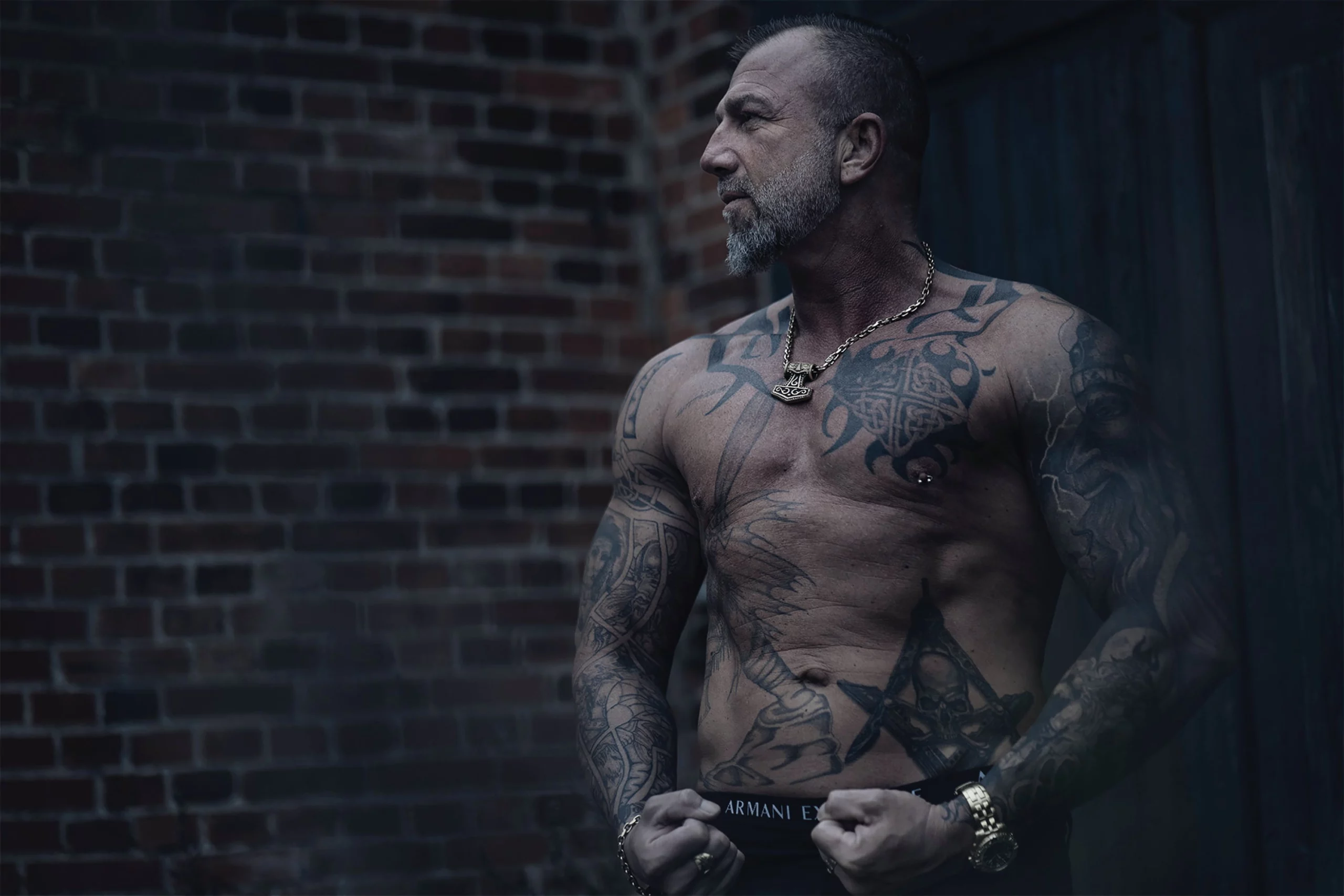 Top Berliner Männer-Tattoos: Mut, Kraft, Bedeutung & Trends